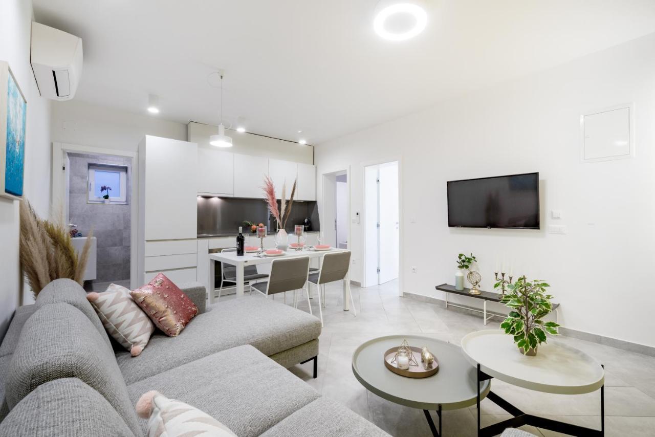 Apartments Villa Poco Loco مْليني الغرفة الصورة